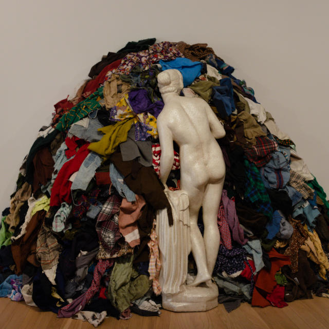 Michelangelo Pistoletto (1967) : 破布堆里的维纳斯