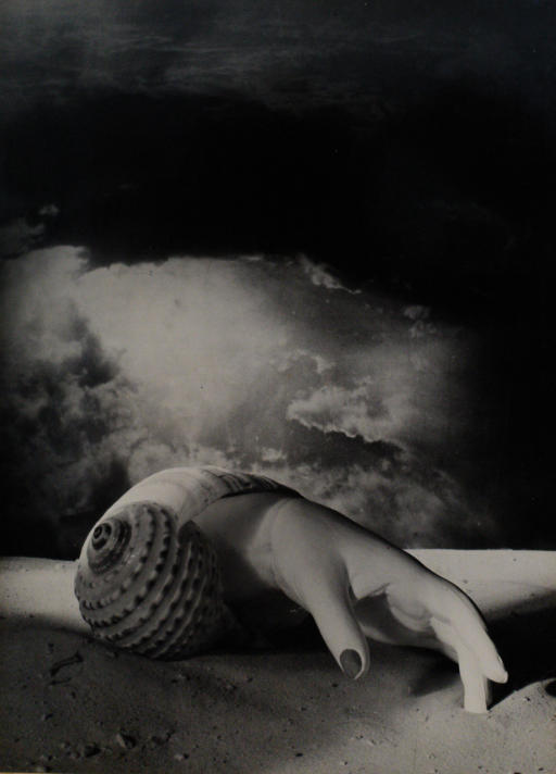 Dora Maar (1934) : 手与贝克