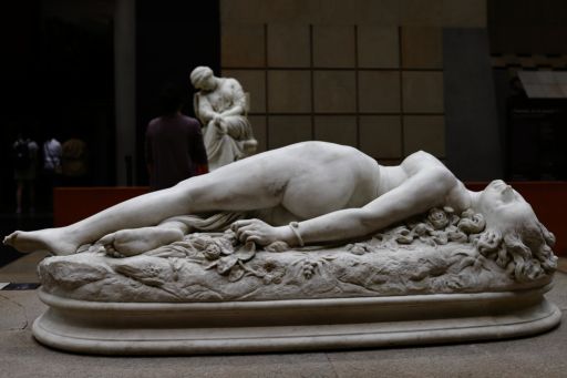 A. Clesinger (1847) : 被蛇咬的女人